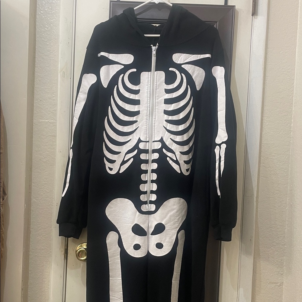 Skeleton onesis
